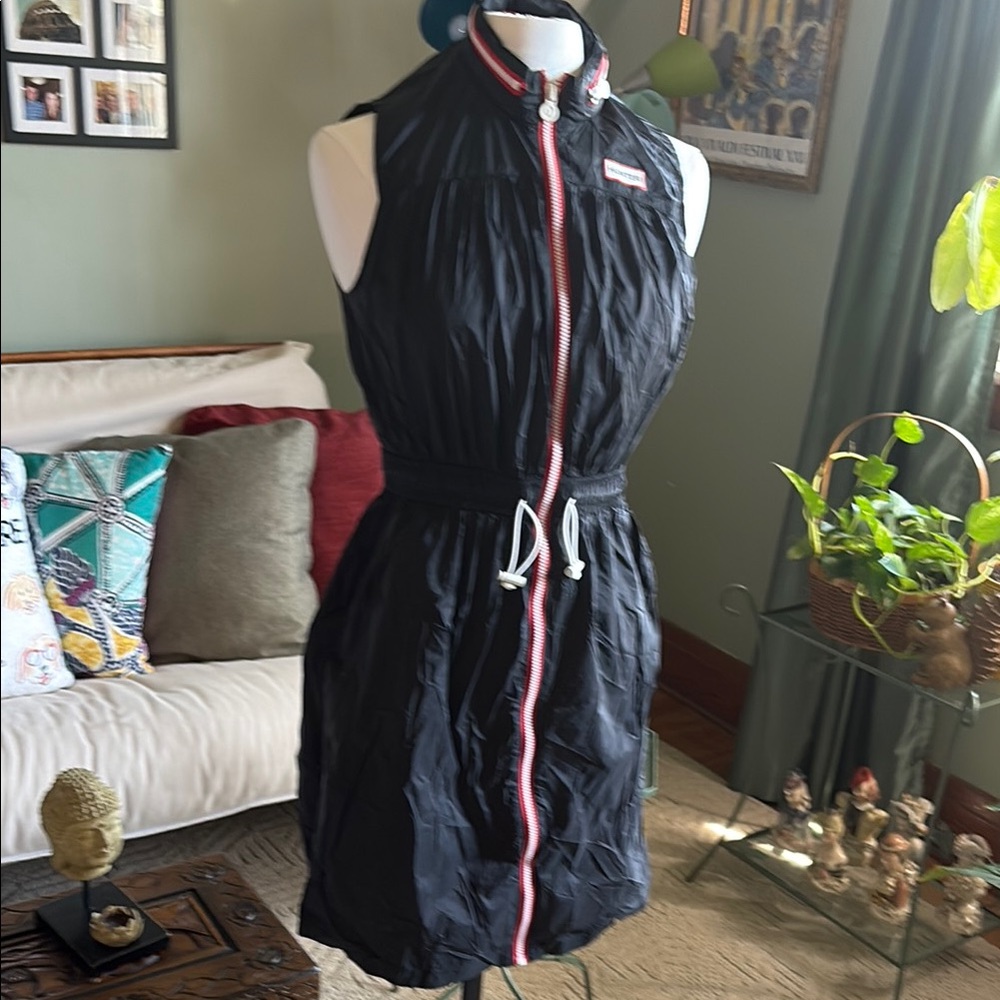 Black Sleeveless Zip-Up Dress